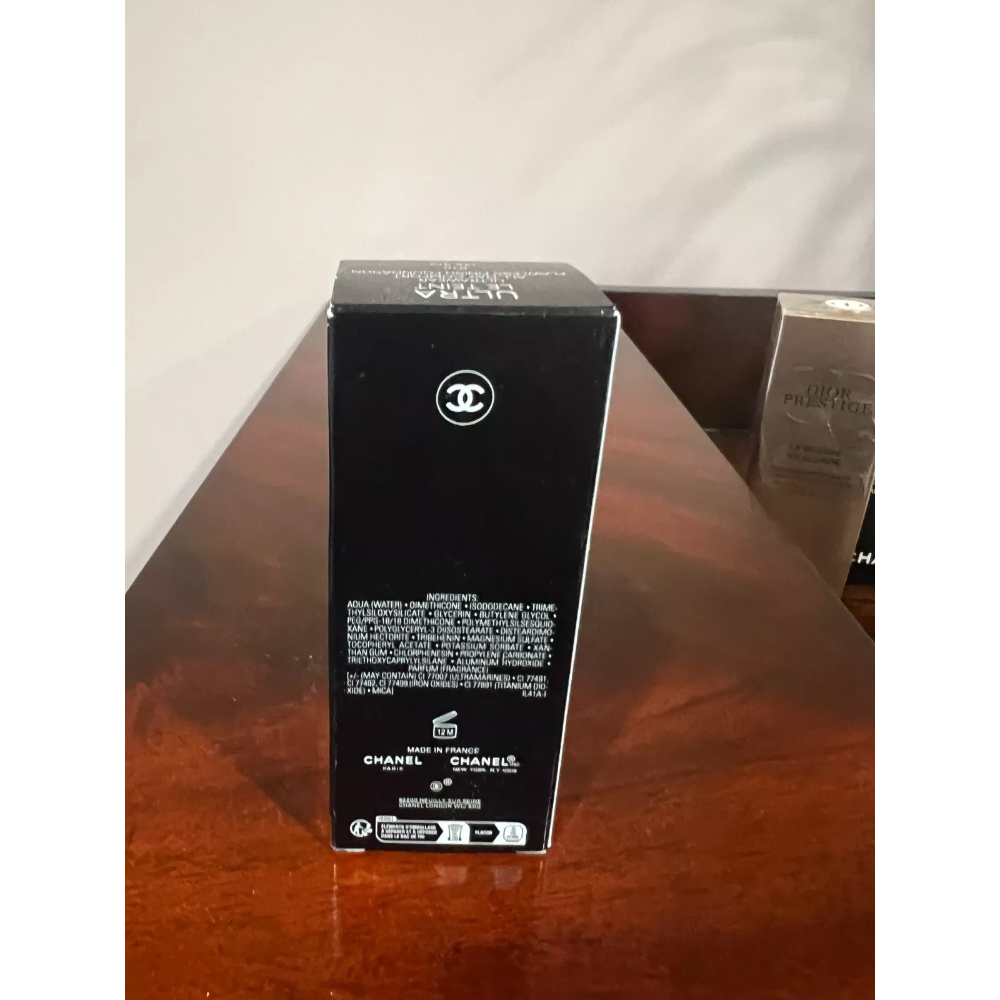 Chanel Ultra Le Teint Flawless Finish Fluid Foundation