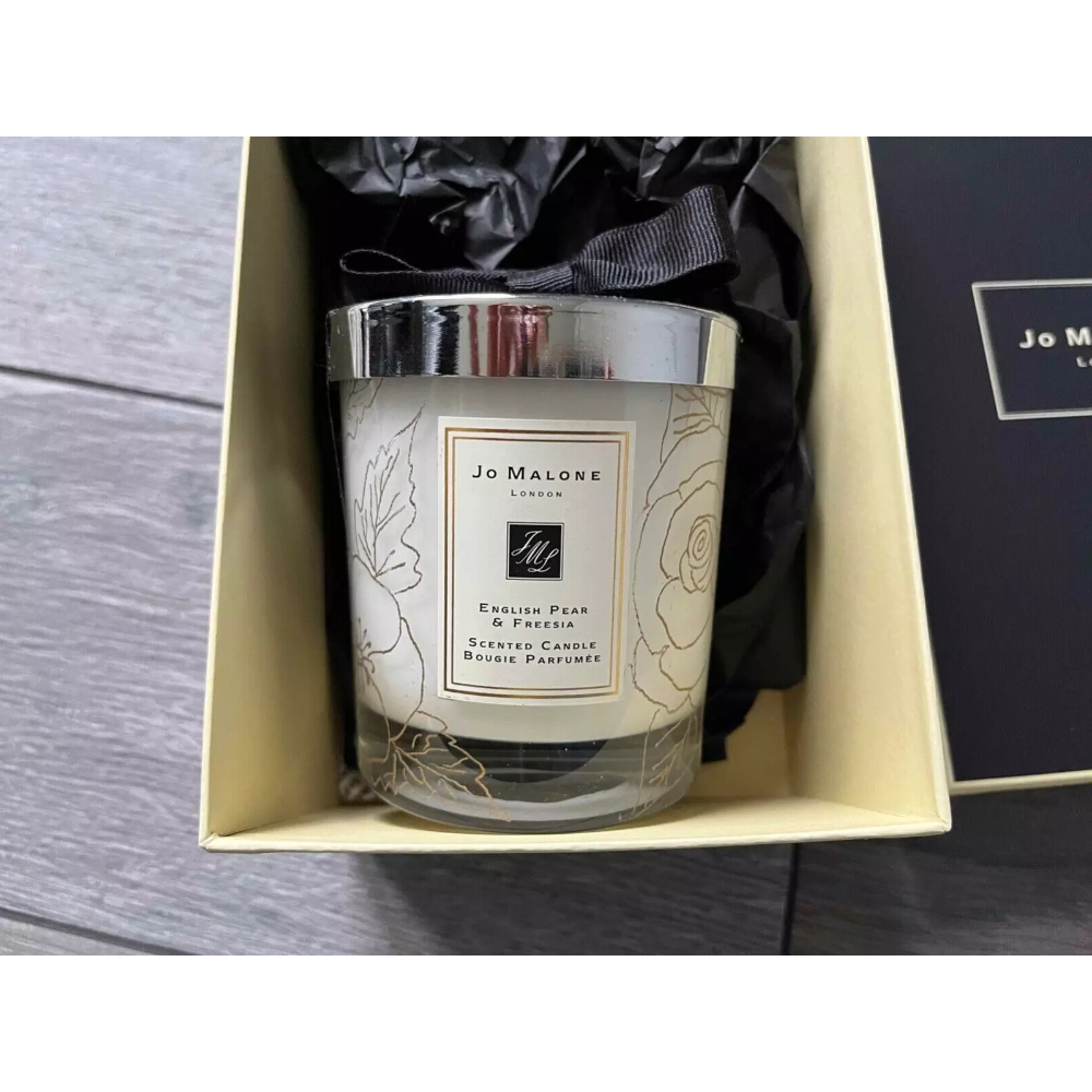 Jo Malone English Pear & Freesia Scented Candle