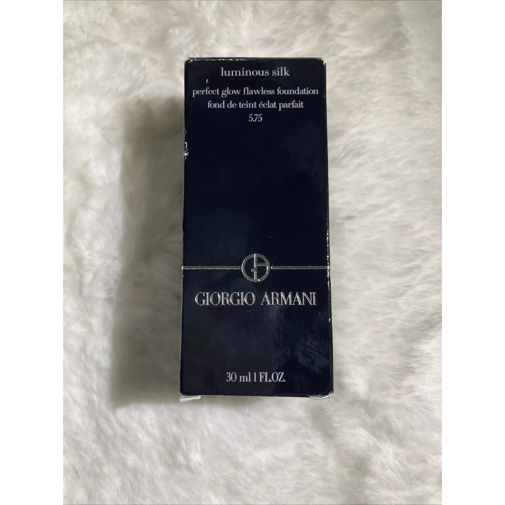 Armani Luminous Silk Foundation