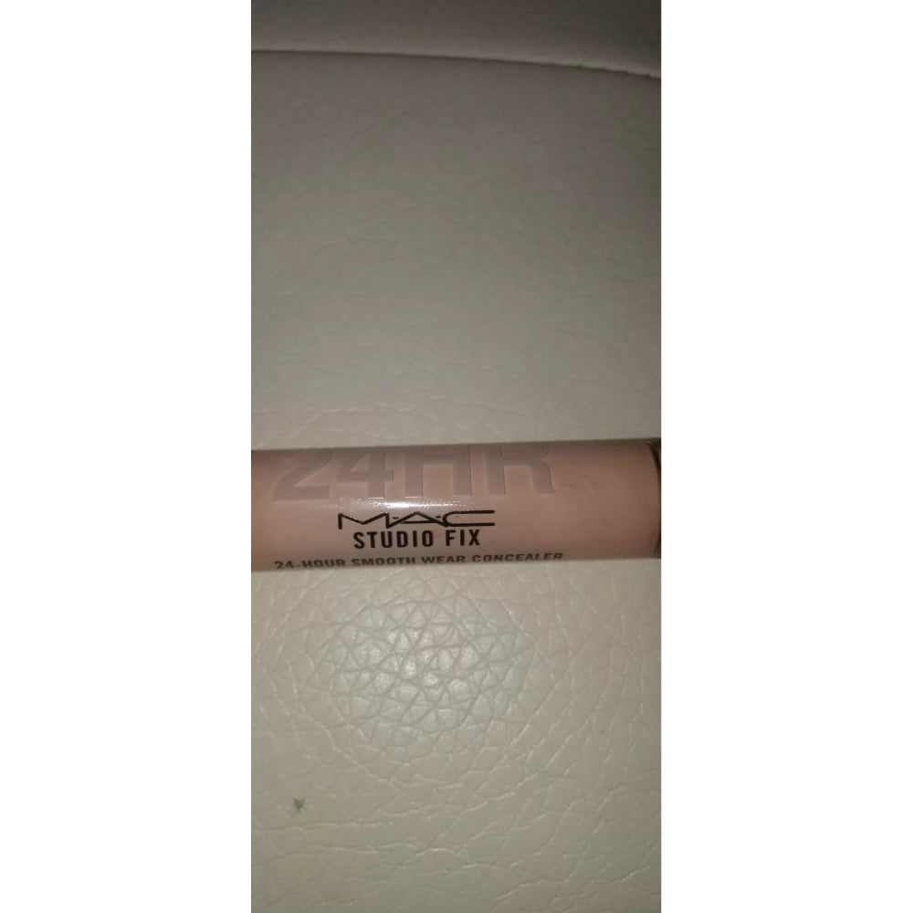 MAC Studio Fix 24-Hour Smooth Wear Concealer