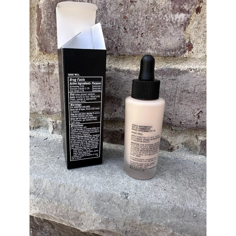 MAC Studio Waterweight Foundation SPF30