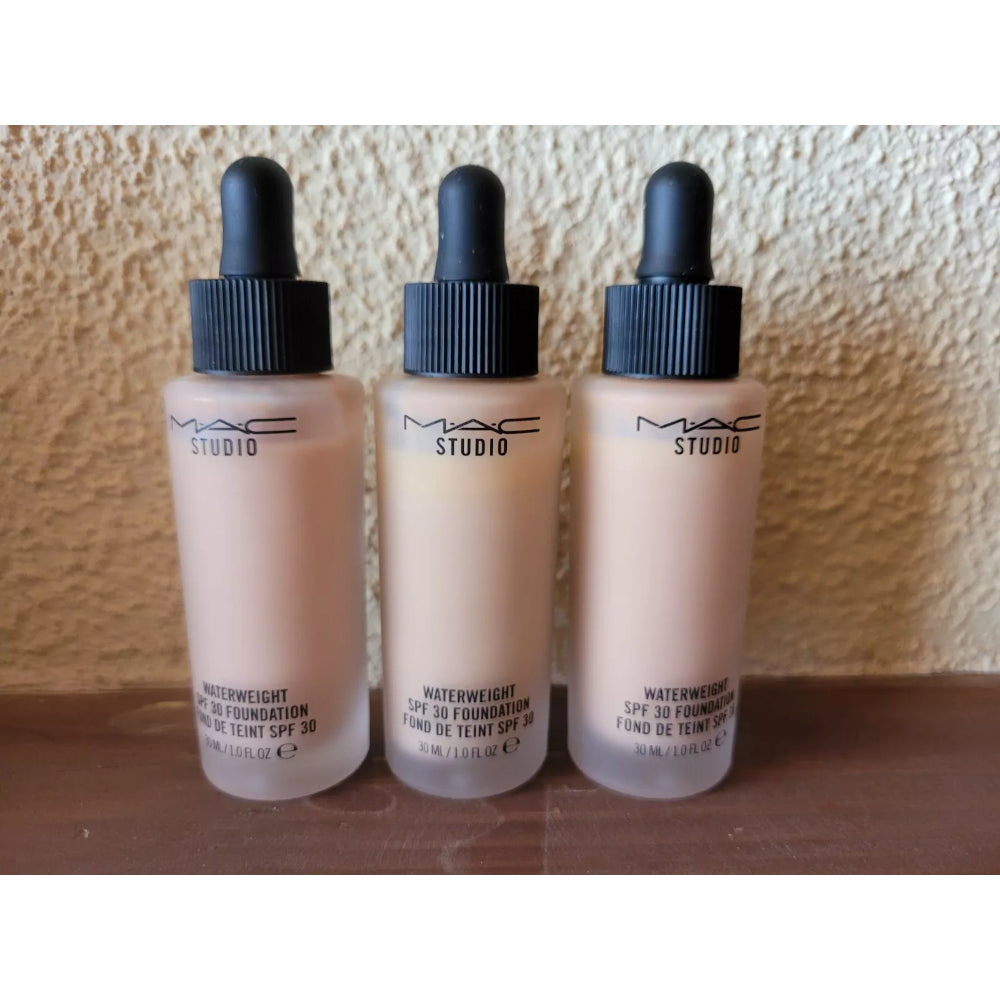 MAC Studio Waterweight Foundation SPF30