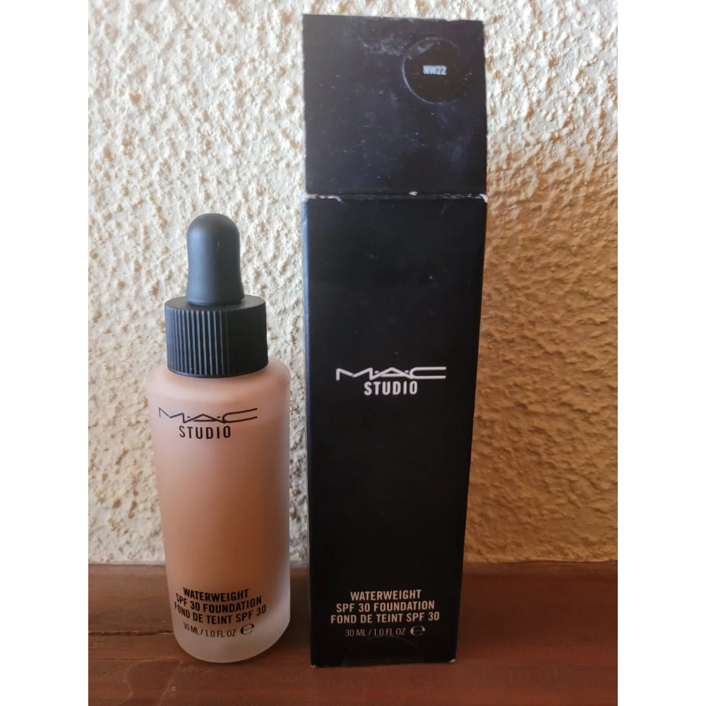 MAC Studio Waterweight Foundation SPF30