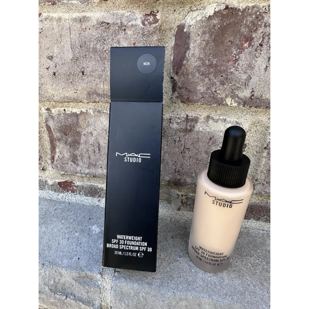 MAC Studio Waterweight Foundation SPF30