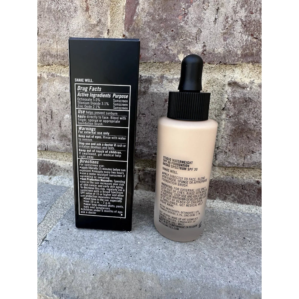 MAC Studio Waterweight Foundation SPF30